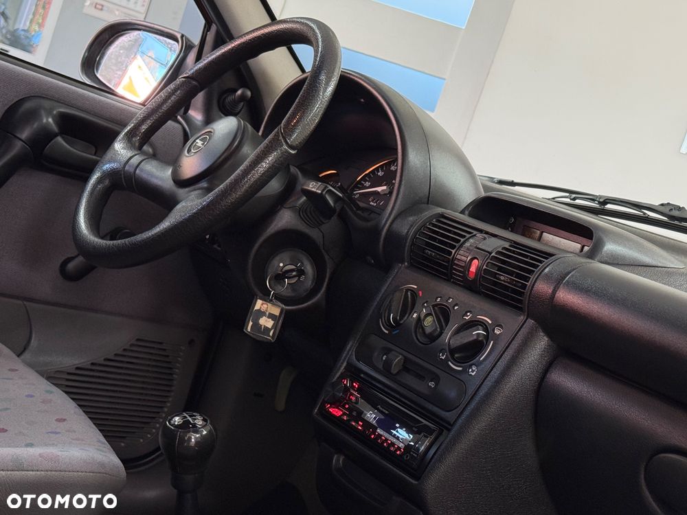 Opel Corsa - 11