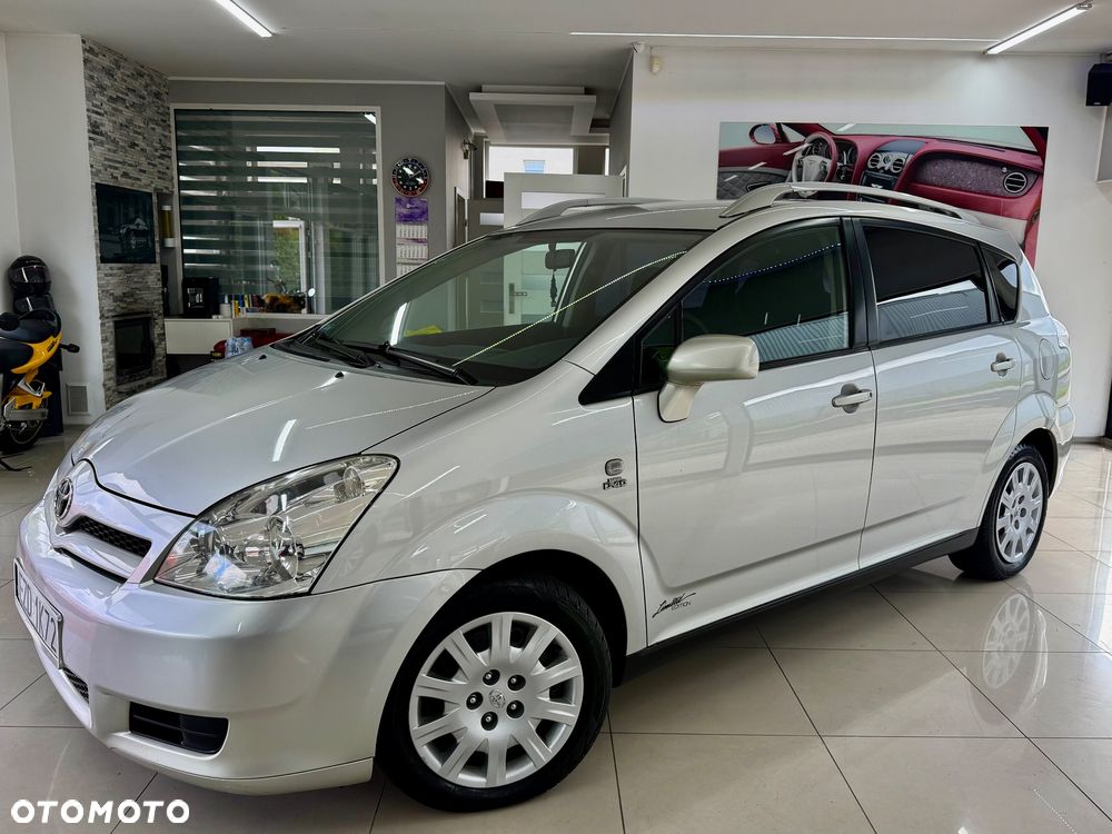 Toyota Corolla Verso 2.0 D-4D Prestige - 2