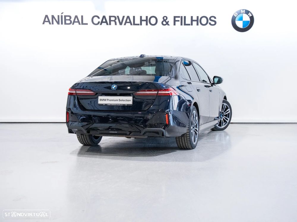 BMW 530 e Pack Desportivo M - 4