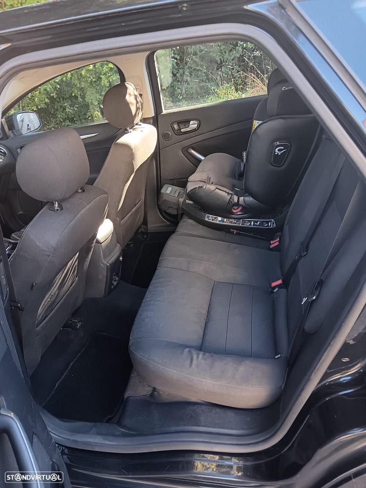 Ford Mondeo SW 1.8 TDCi Titanium - 12