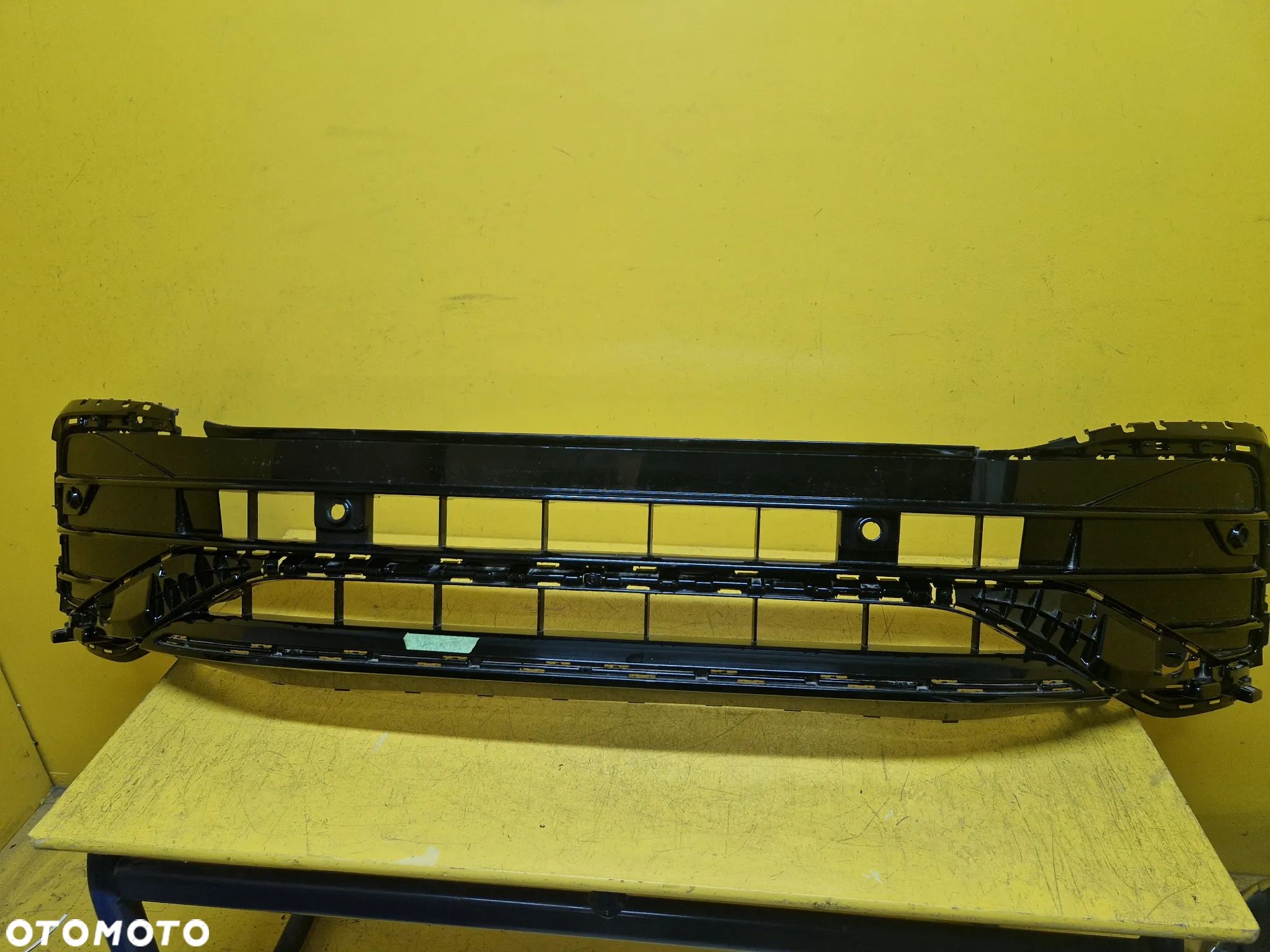 VW TIGUAN II LIFT KRATKA ZDERZAKA ŚRODKOWA ZDERZAK 5NA853677Q - 1