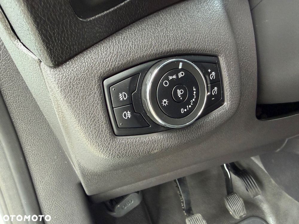 Ford Transit Connect - 14