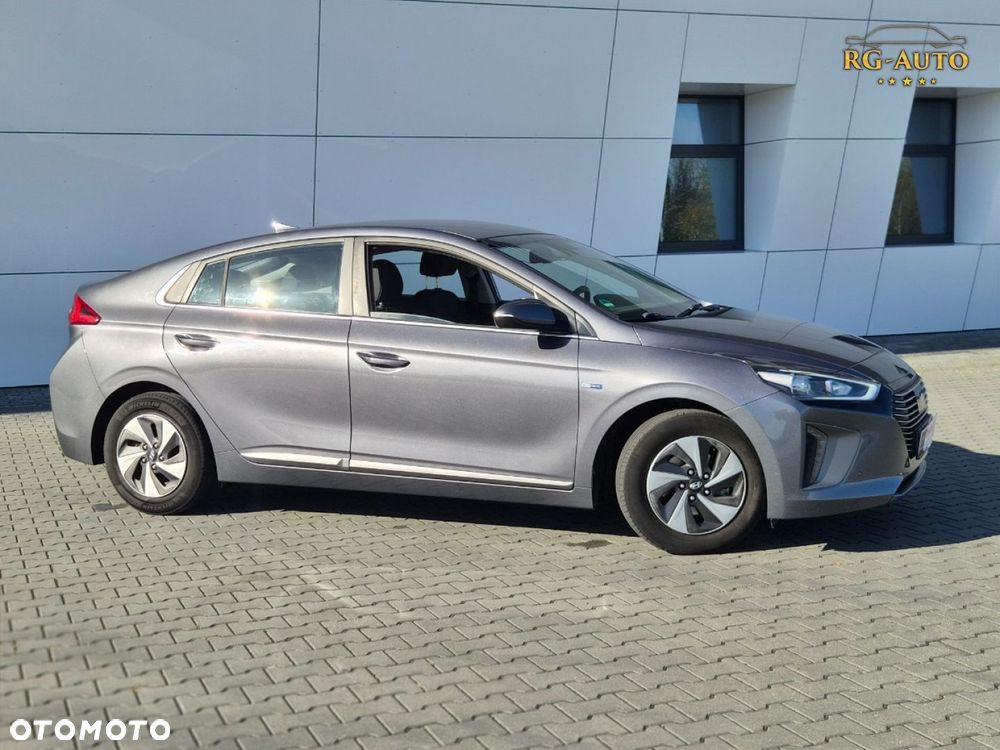 Hyundai IONIQ - 4