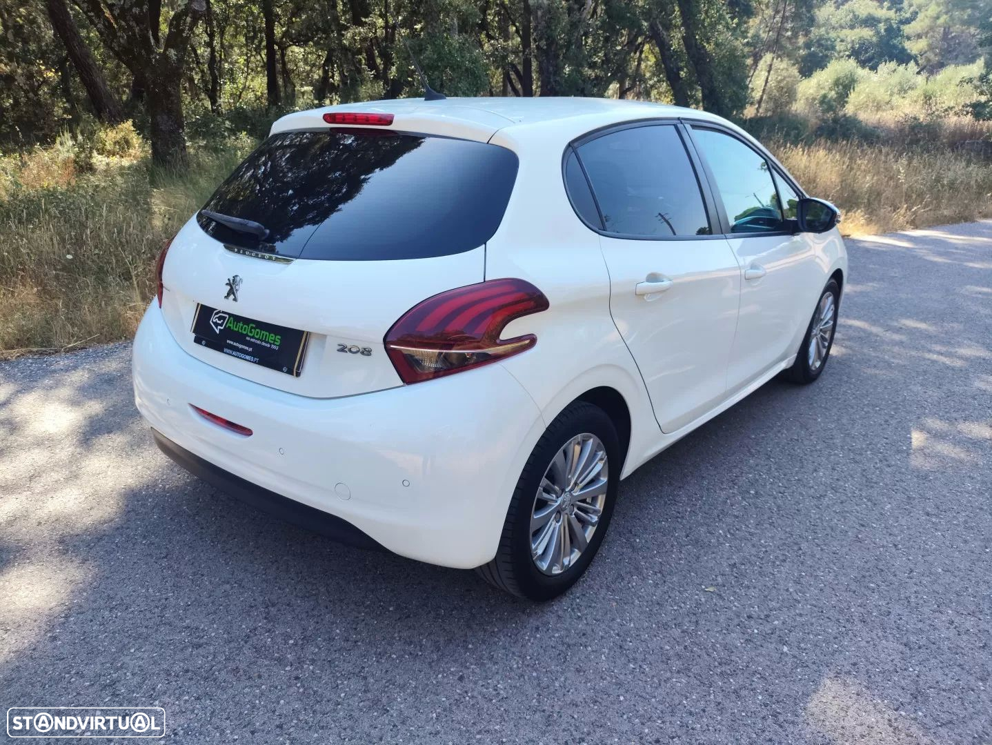 Peugeot 208 1.2 PureTech Signature - 11