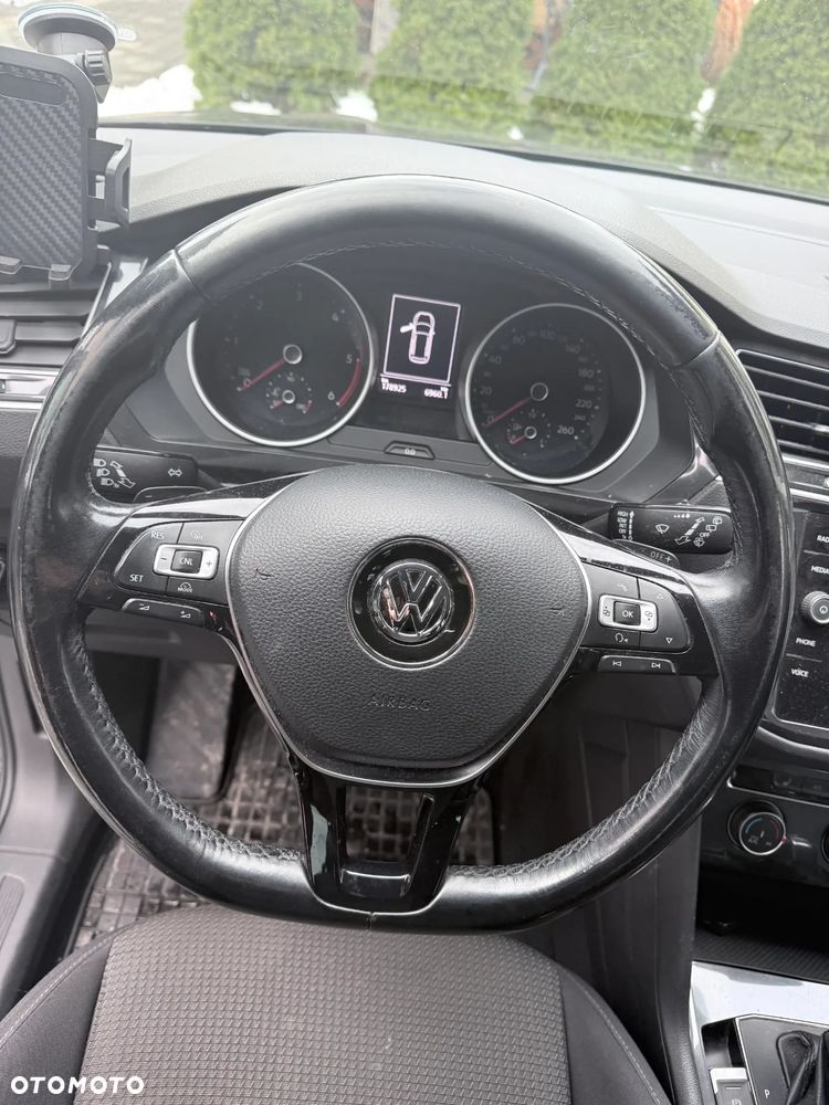 Volkswagen Tiguan - 9