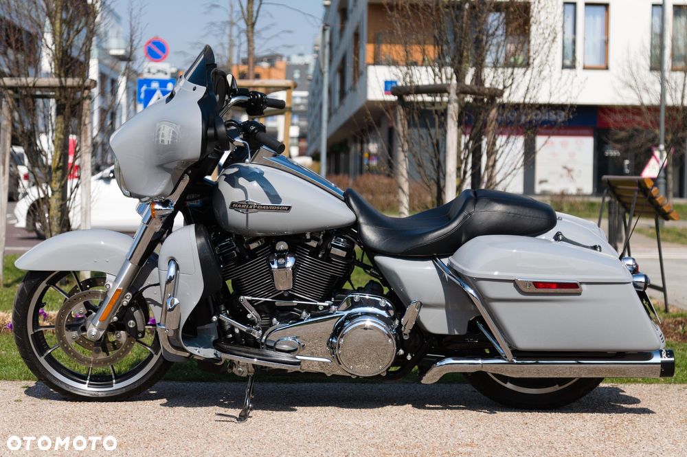 Harley-Davidson Touring Street Glide - 3