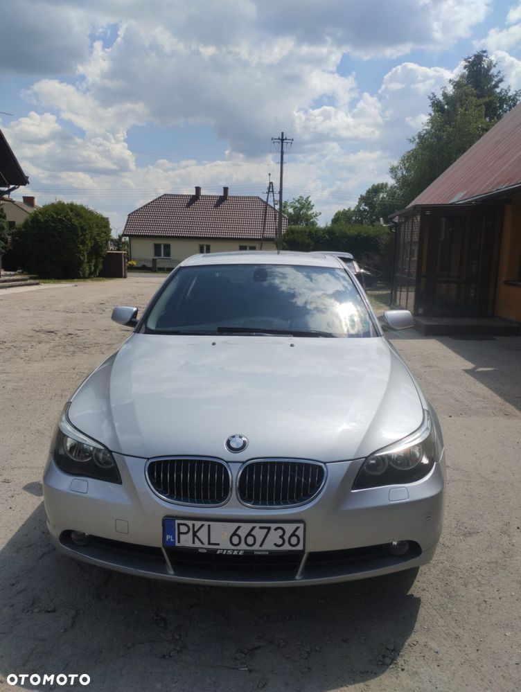 BMW Seria 5 523i - 5