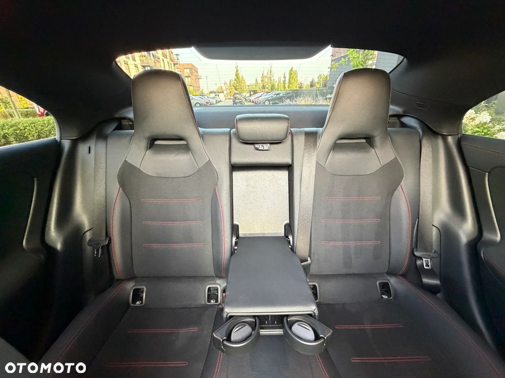 Mercedes-Benz CLA 200 AMG Line 7G-DCT - 34