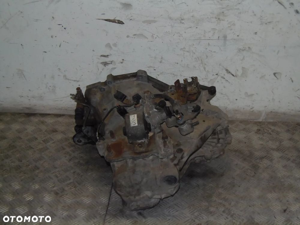 SKRZYNIA BIEGÓW MITSUBISHI OUTLANDER I 2.0 B MANUAL W5M421ZB1 - 2