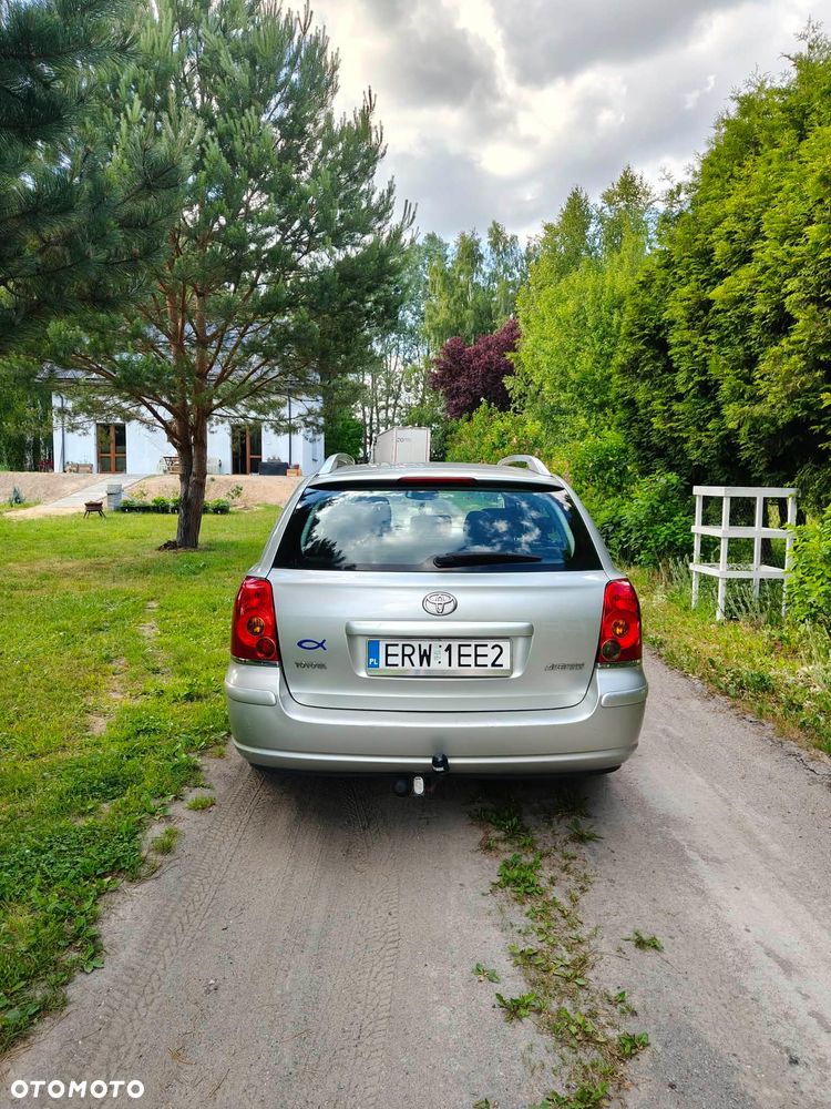 Toyota Avensis 1.8 VVT-i Combi - 7