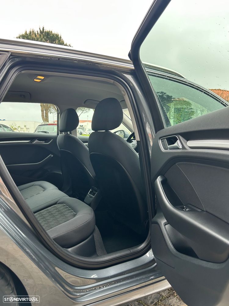 Audi A3 Sportback 1.6 TDI Attraction Ultra - 12