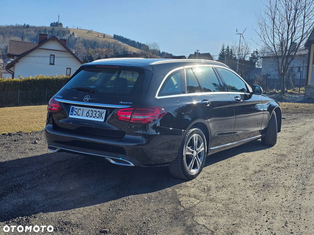 Mercedes-Benz Klasa C 300 d 4MATIC 9G-TRONIC - 32