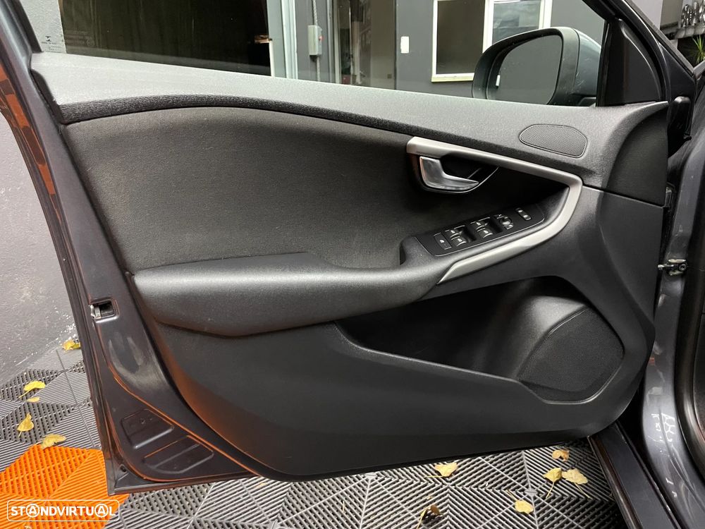 Volvo V40 1.6 D2 Momentum Eco - 15