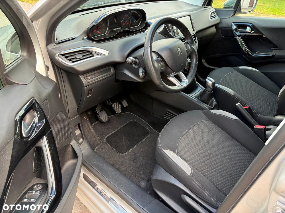 Peugeot 208 1.4 HDi Active Pack - 2