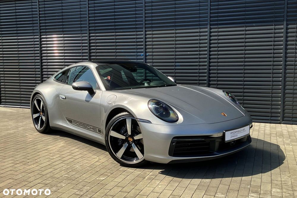 Porsche 911 Carrera - 3