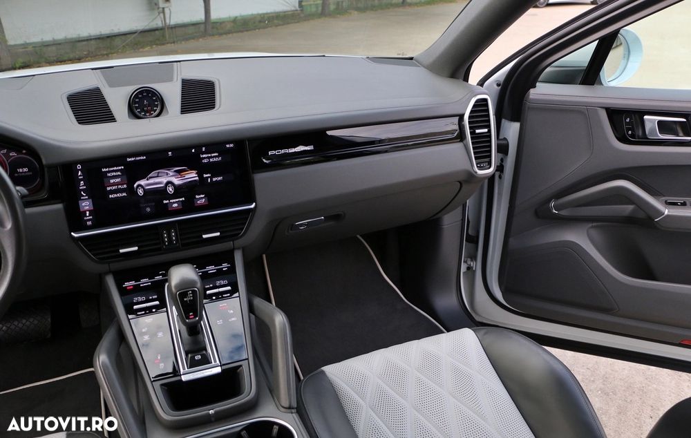 Porsche Cayenne Standard - 9