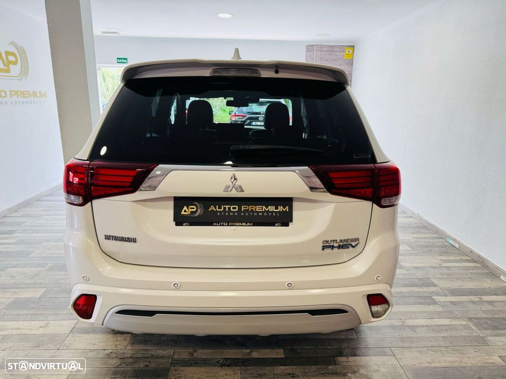 Mitsubishi Outlander 2.4 Instyle - 7