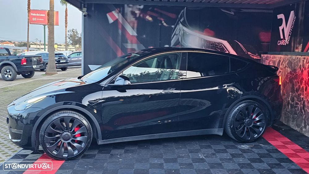 Tesla Model Y Performance Dual Motor AWD - 44