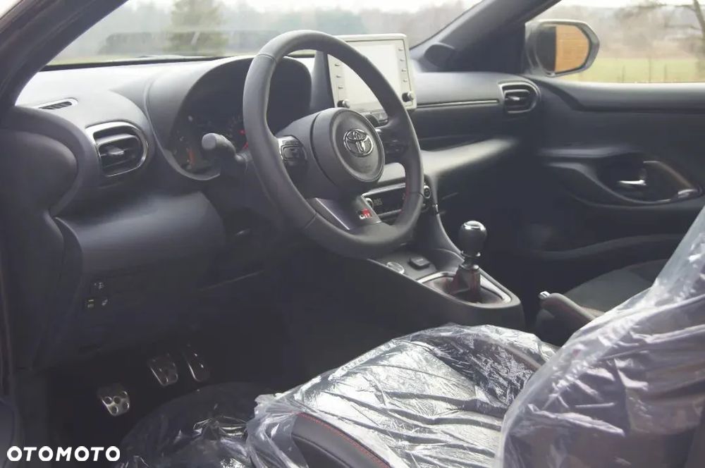 Toyota Yaris GR 1.6 Dynamic - 12