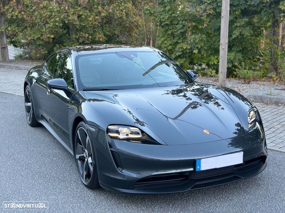 Porsche Taycan 4S - 10
