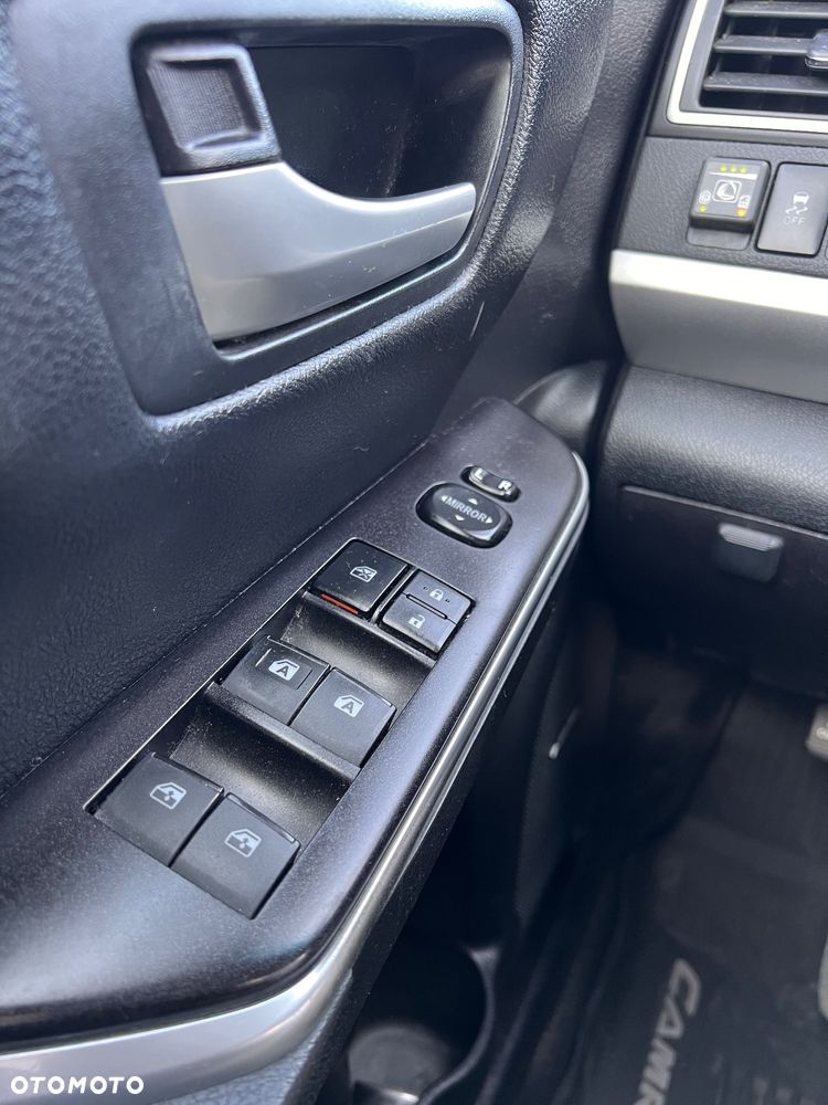 Toyota Camry - 23