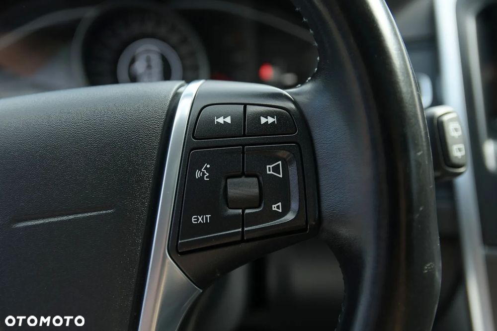 Volvo XC 60 D4 Momentum - 29
