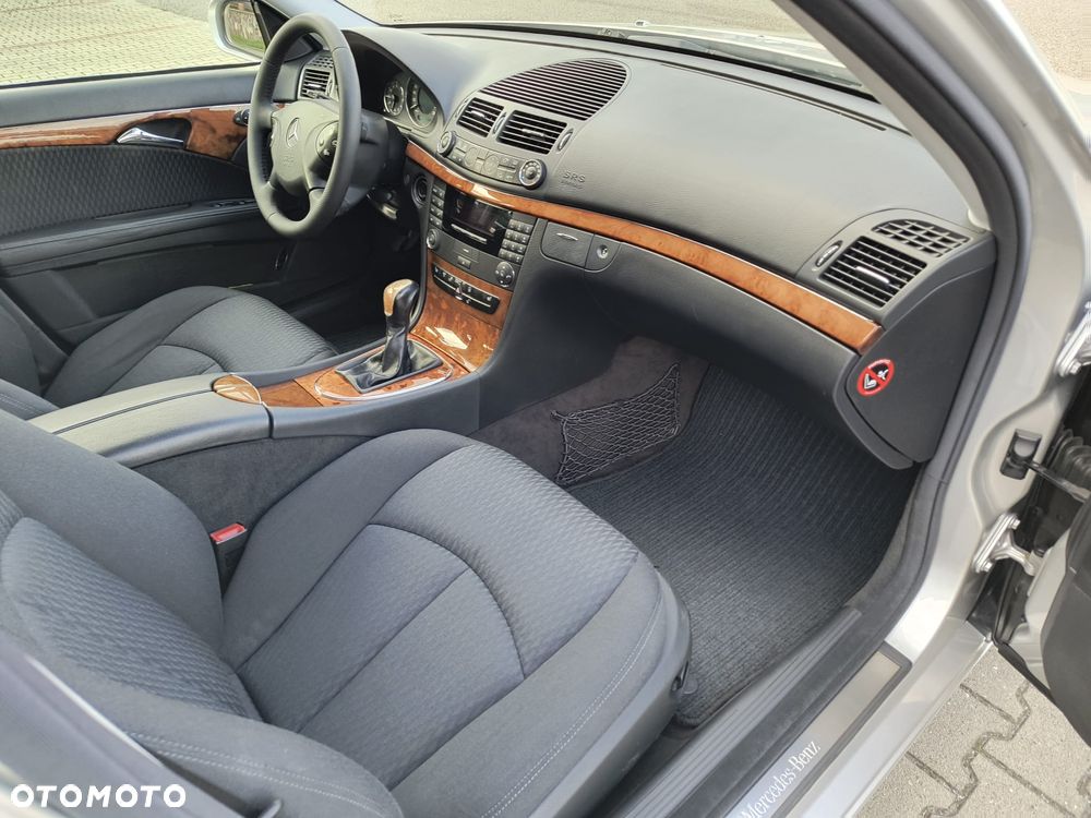 Mercedes-Benz Klasa E 200 Kompressor Elegance Sport Edition - 17