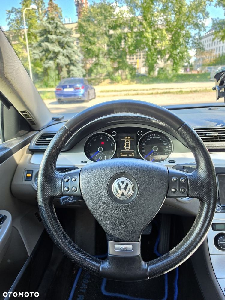 Volkswagen Passat 3.2 V6 FSI 4Mot Highline DSG - 6
