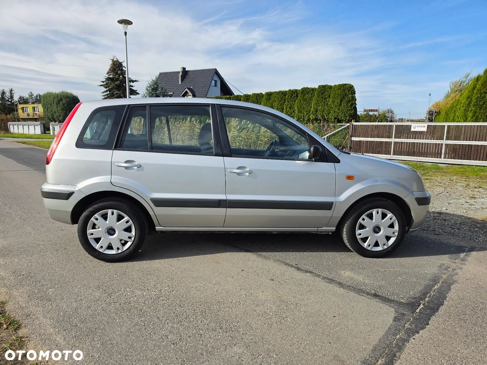 Ford Fusion - 5