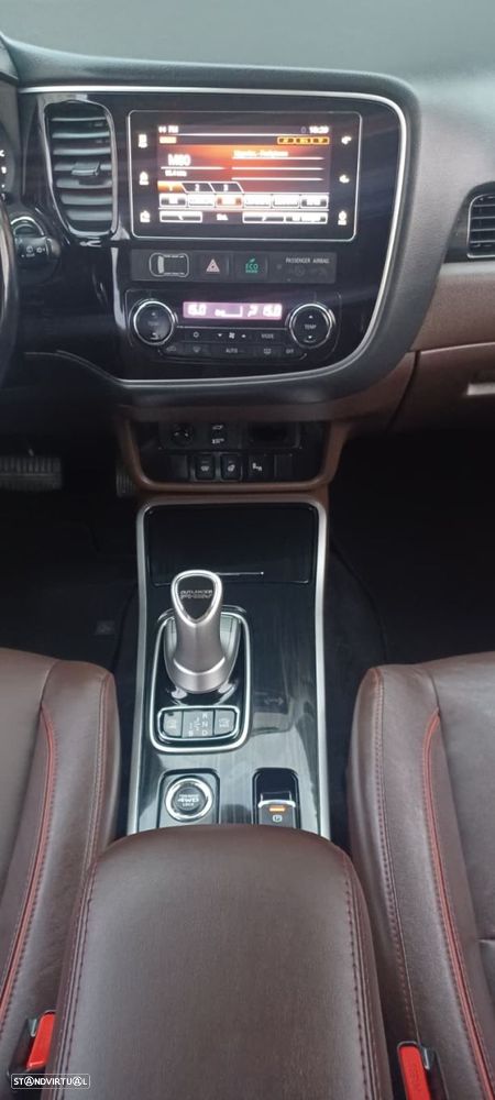 Mitsubishi Outlander - 15