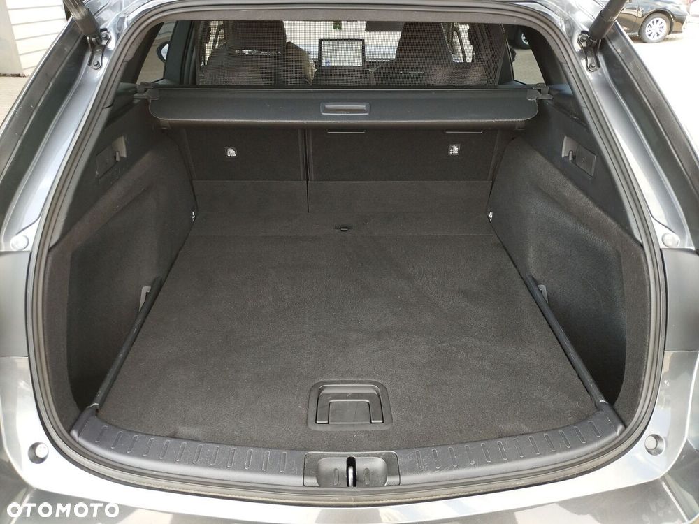 Toyota Corolla 1.8 Hybrid Style - 13