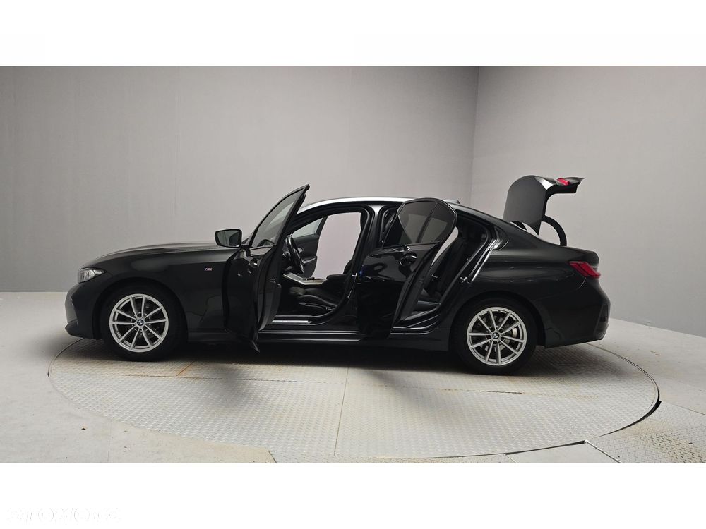 BMW Seria 3 320d xDrive mHEV M Sport - 10
