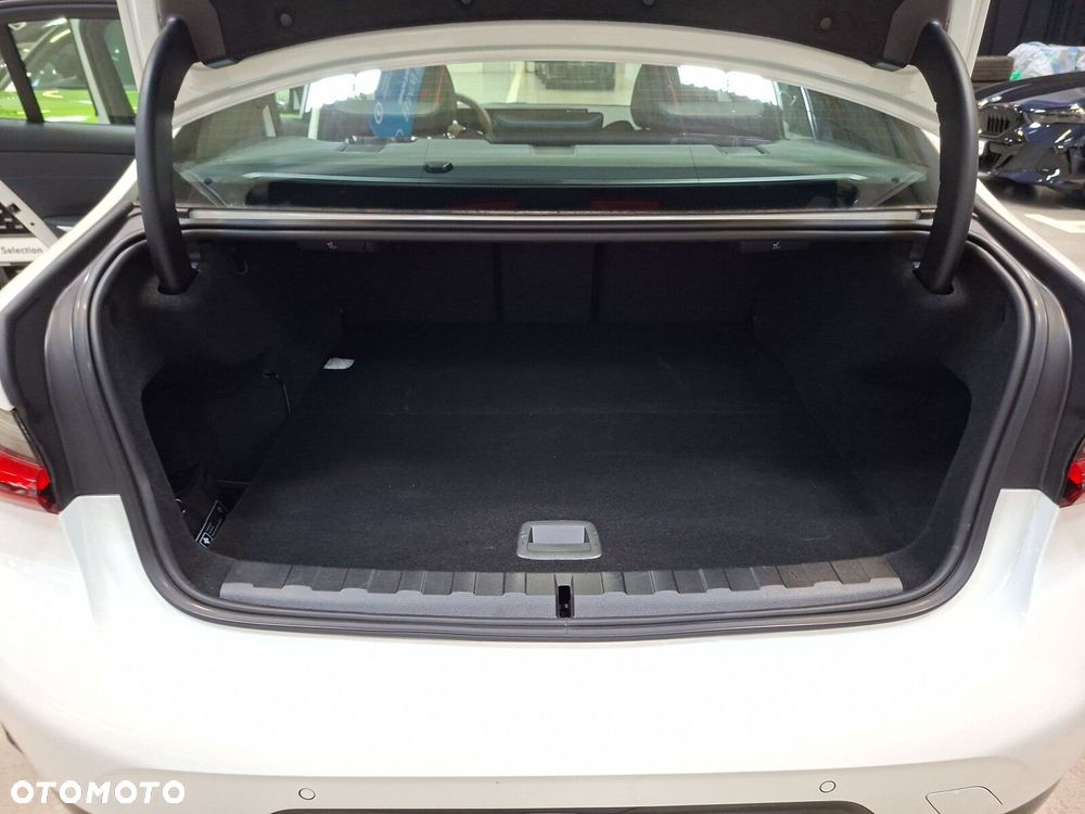 BMW Seria 3 - 18