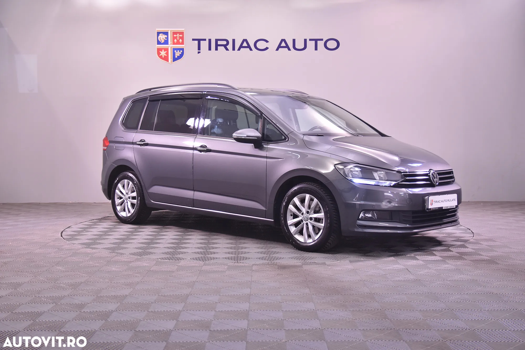 Volkswagen Touran - 7