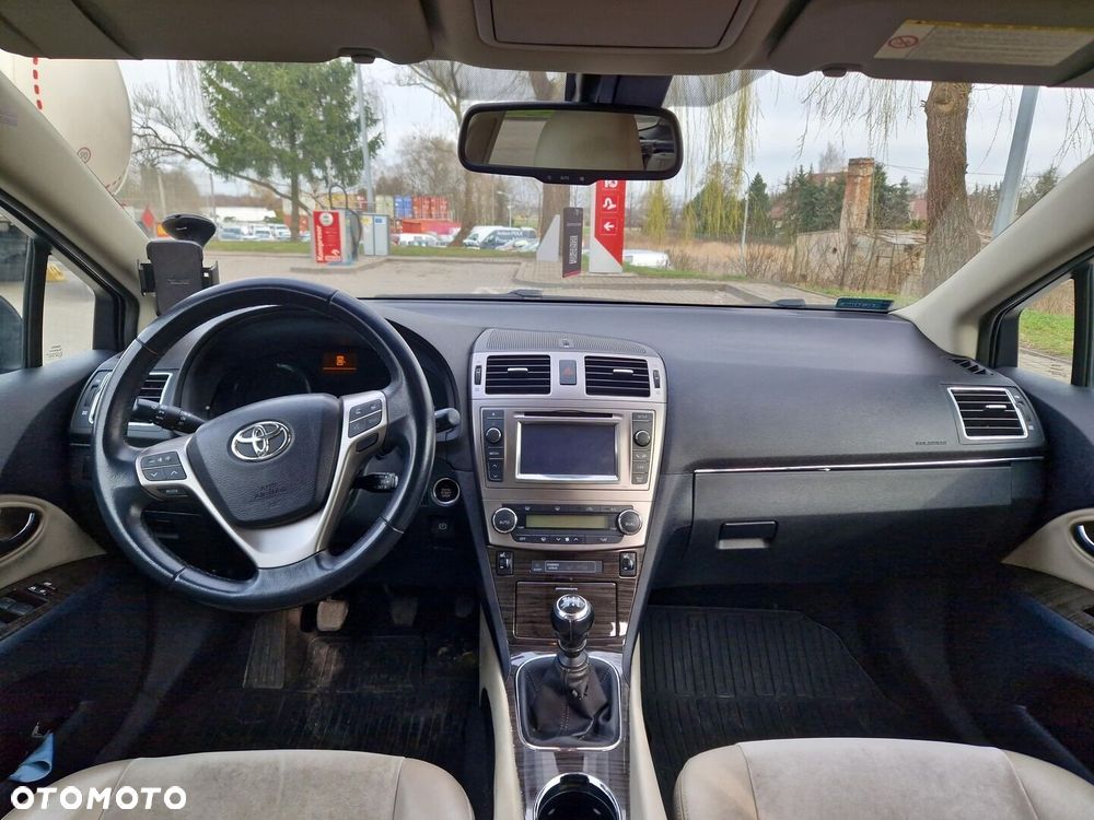 Toyota Avensis 1.8 Premium - 16