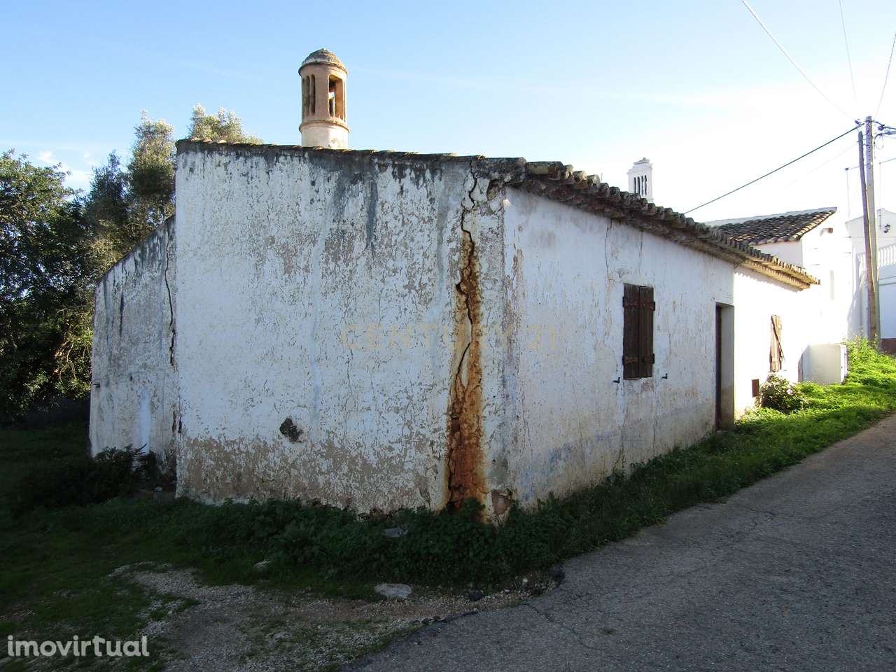 Moradia para restaurar - Grande imagem: 2/7