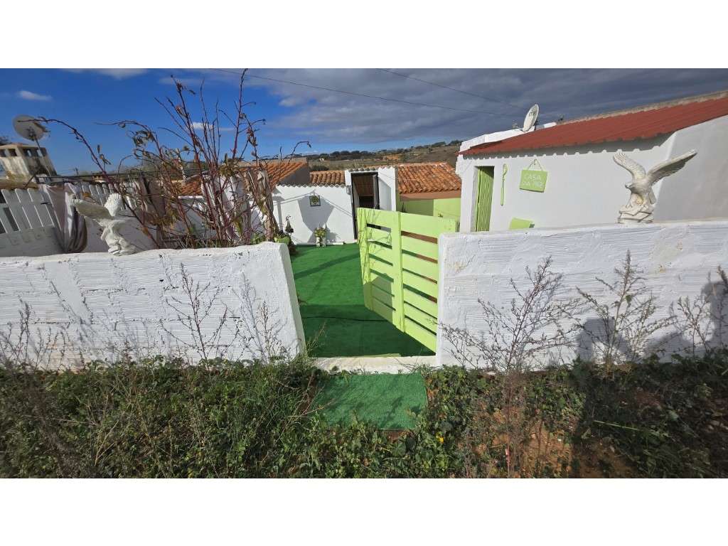 Moradia T3 com Quintal + lote Urbano - Grande imagem: 2/26