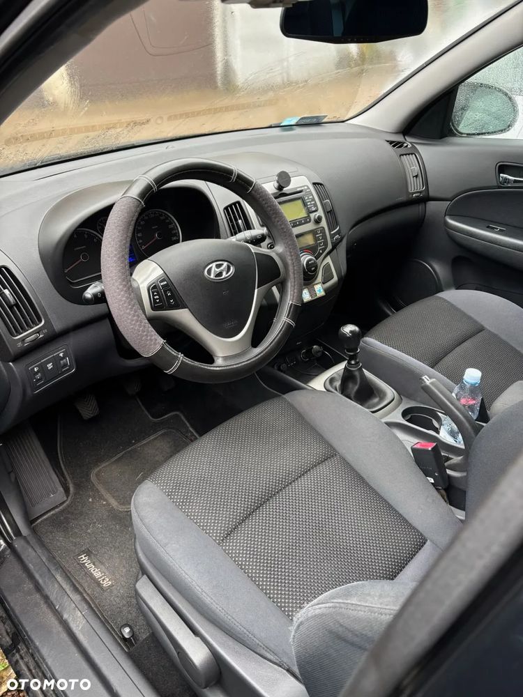 Hyundai i30 1.6 Classic + World Cup - 2