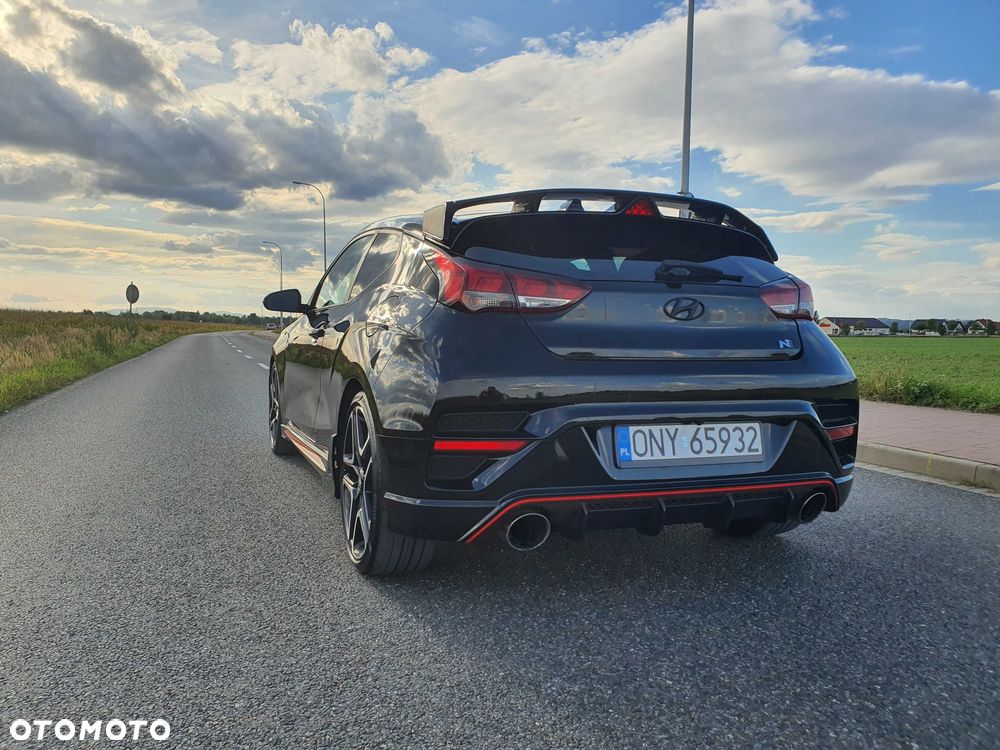 Hyundai Veloster - 4