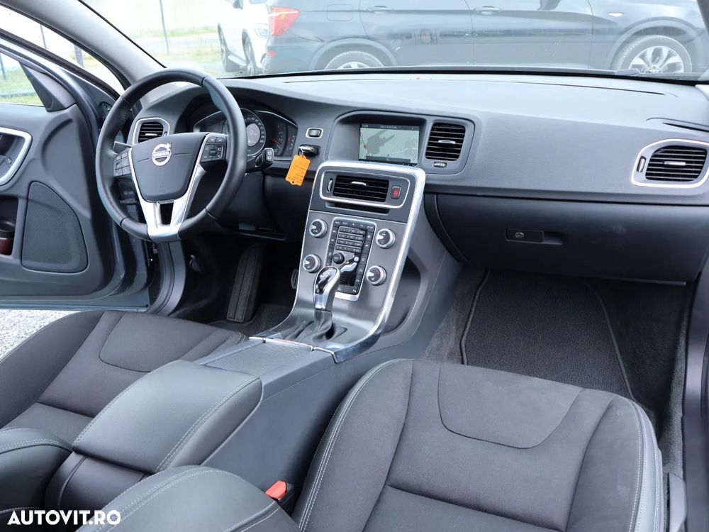 Volvo V60 D2 Geartronic Momentum - 25