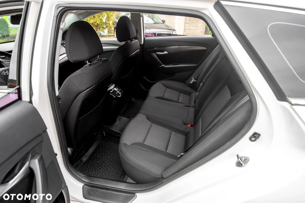 Hyundai i40 Kombi blue 1.7 CRDi Premium - 17