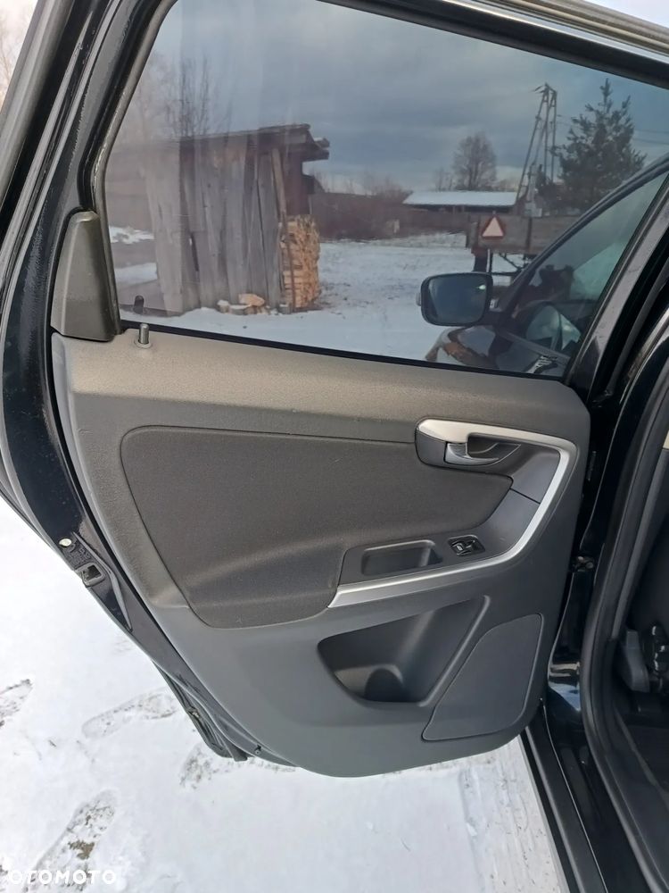 Volvo XC 60 2.4D DRIVe - 28