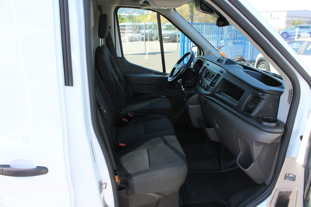 Ford Transit - 12