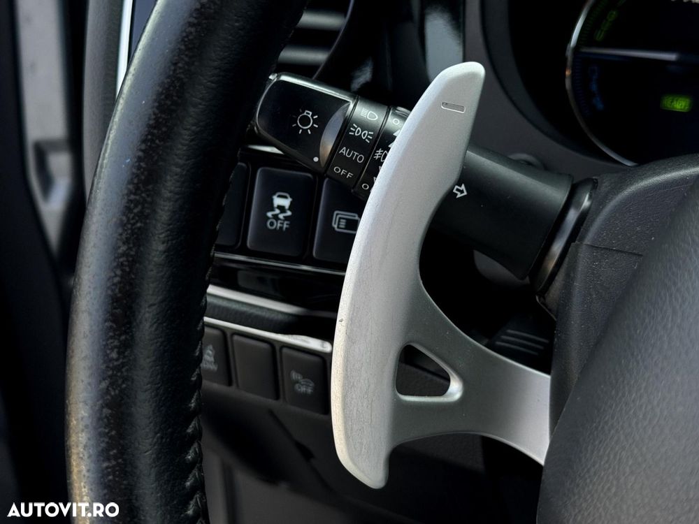 Mitsubishi Outlander - 14