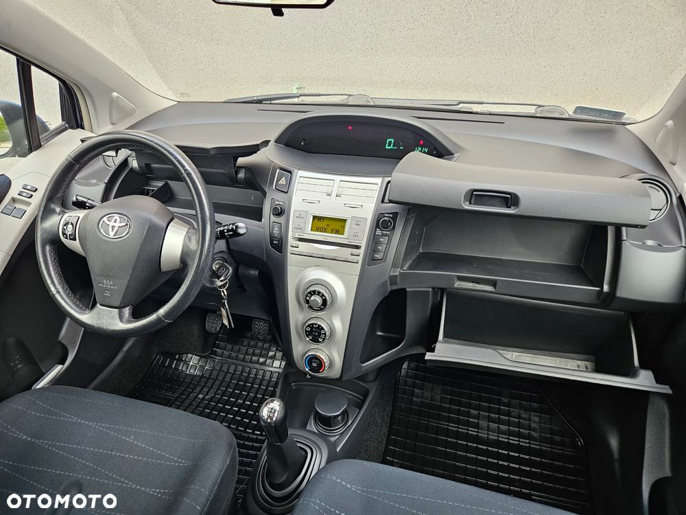 Toyota Yaris 1.3 VVT-i Luna - 28