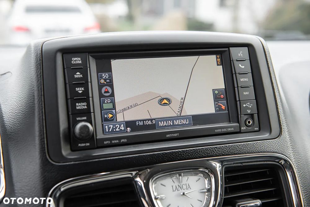 Lancia Voyager 3.6 Platinum - 27