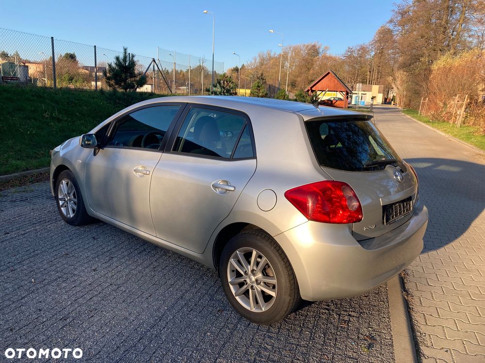 Toyota Auris 1.6 2010 - 21