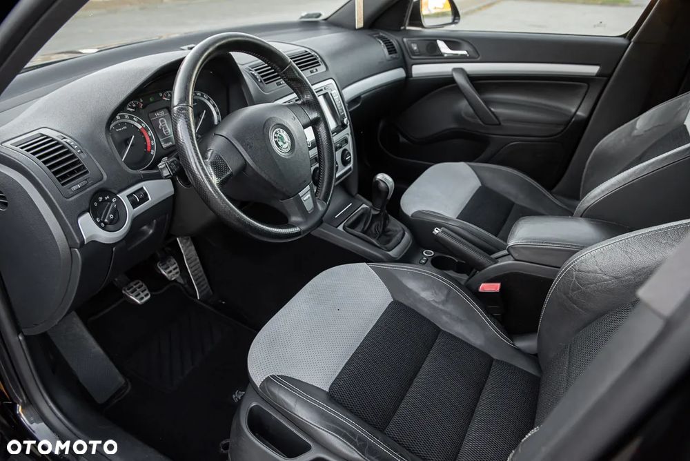 Skoda Octavia Combi 2.0 TDI CR DPF RS - 15