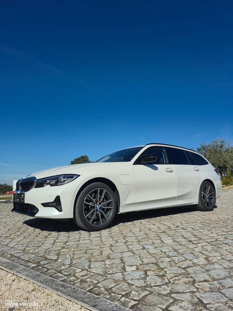 BMW 330 e xDrive Aut. - 4