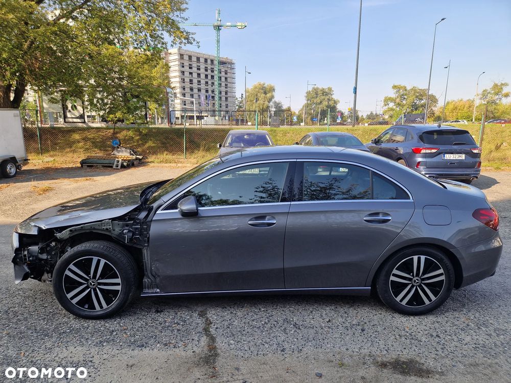 Mercedes-Benz Klasa A 180 Progressive 7G-DCT - 7